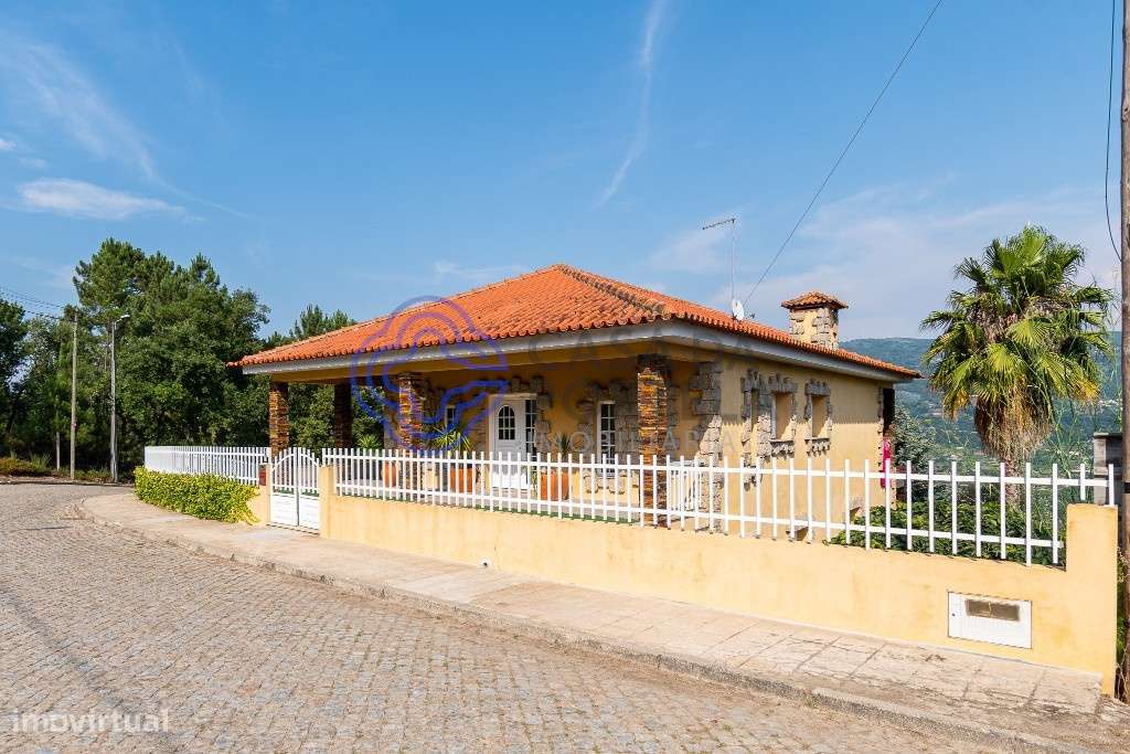 Moradia T4 de 2 pavimentos, 4 frentes em Bairros - Castelo de Paiva, - Grande imagem: 5/58