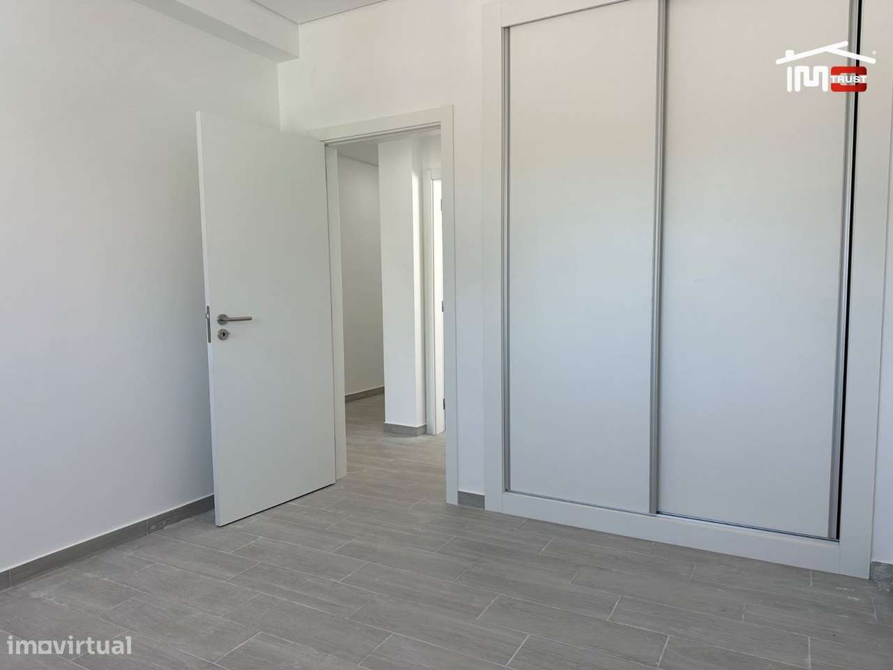 Incrível Moradia T4+1 - Com 612M2 de Terreno-17