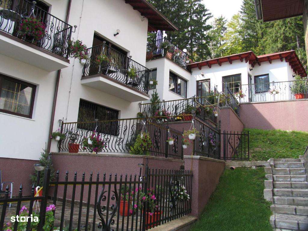 Pensiune functionala cu 21 de camere -Sinaia-Central-0