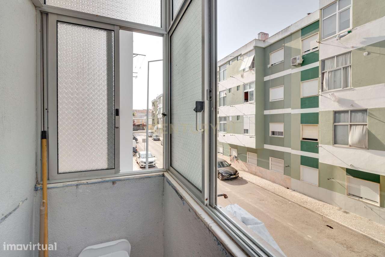 A sua primeira casa pode começar aqui Apartamento T2 Baixa Banheira-7