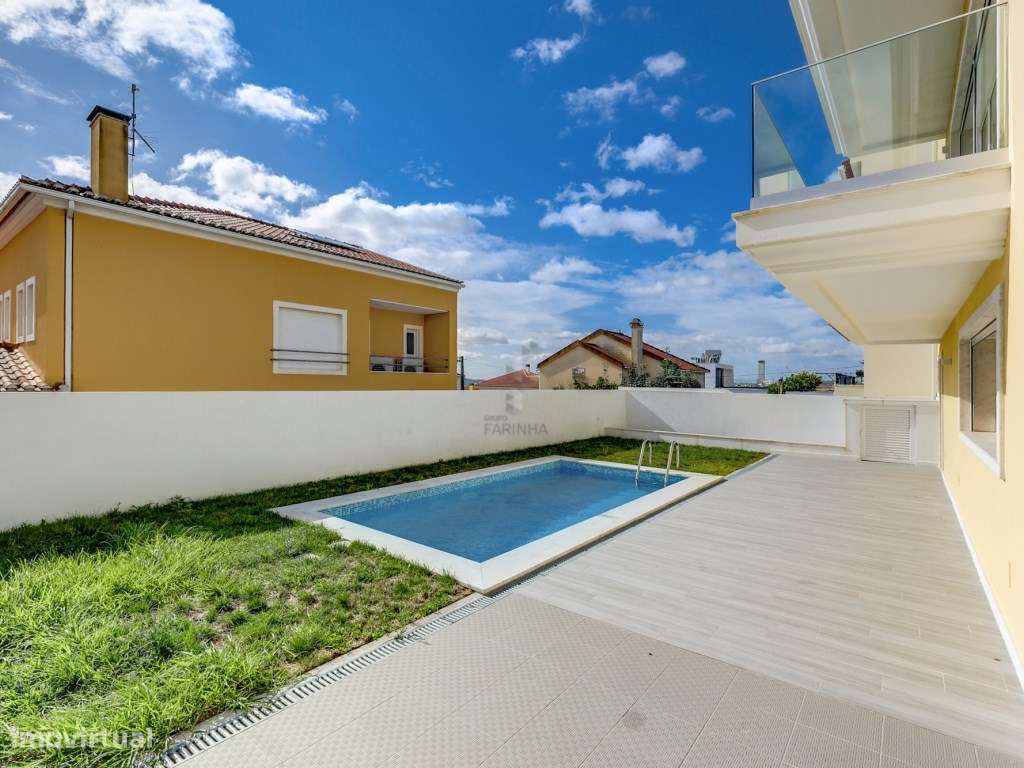 MORADIA T4 NOVA
Famões, moradia independente V4+1 nova com Jardim,...-42