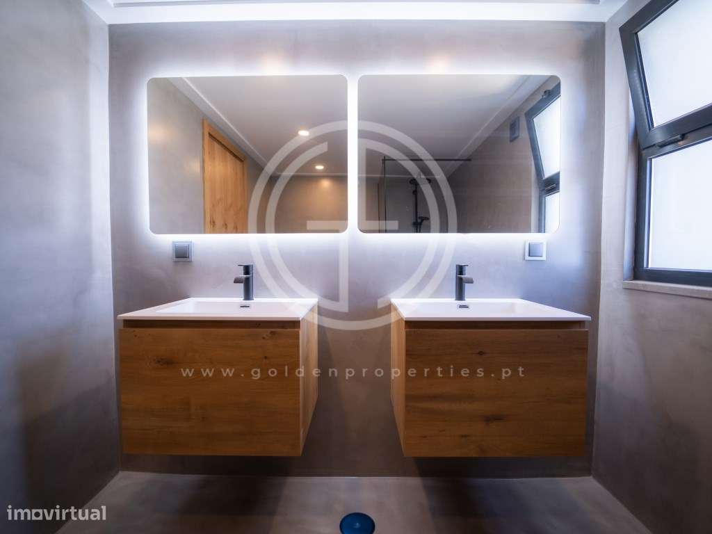Invista na sua casa de sonho! Moradia T5 em Quarteira, perto da Pra...-28