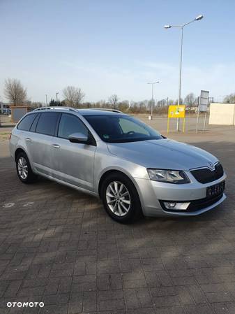 Skoda Octavia 1.6 TDI Ambition DSG - 8