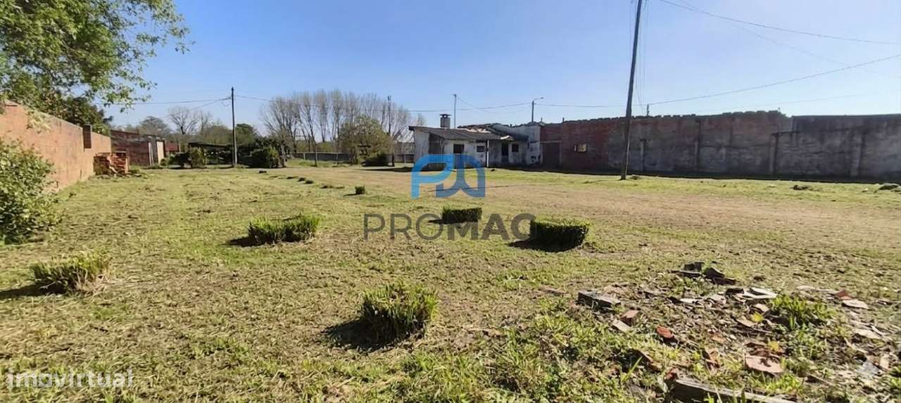 Oportunidade Única em Ovar: Terreno Urbano 1.282 m² com Armazém Ruína - Grande imagem: 4/15