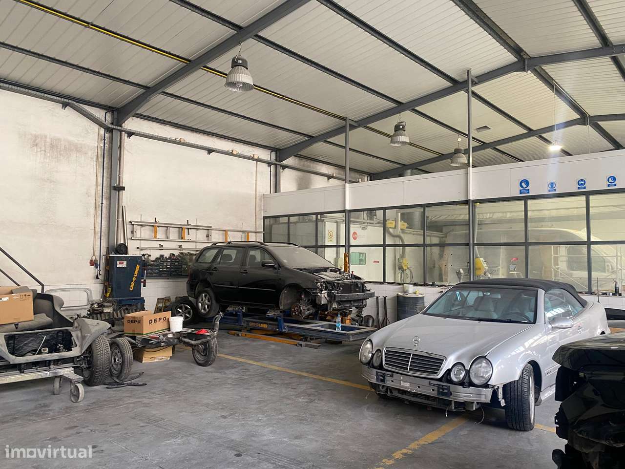 Oficina com Estufas de Pintura e Chapeiro - Grande imagem: 5/7