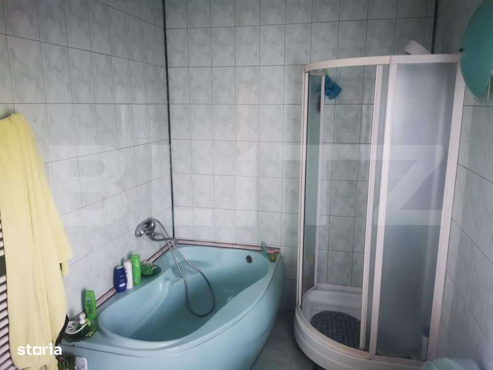 Casa 10 camere, 300 mp utili , teren 700 mp - Imagine principală: 5/11