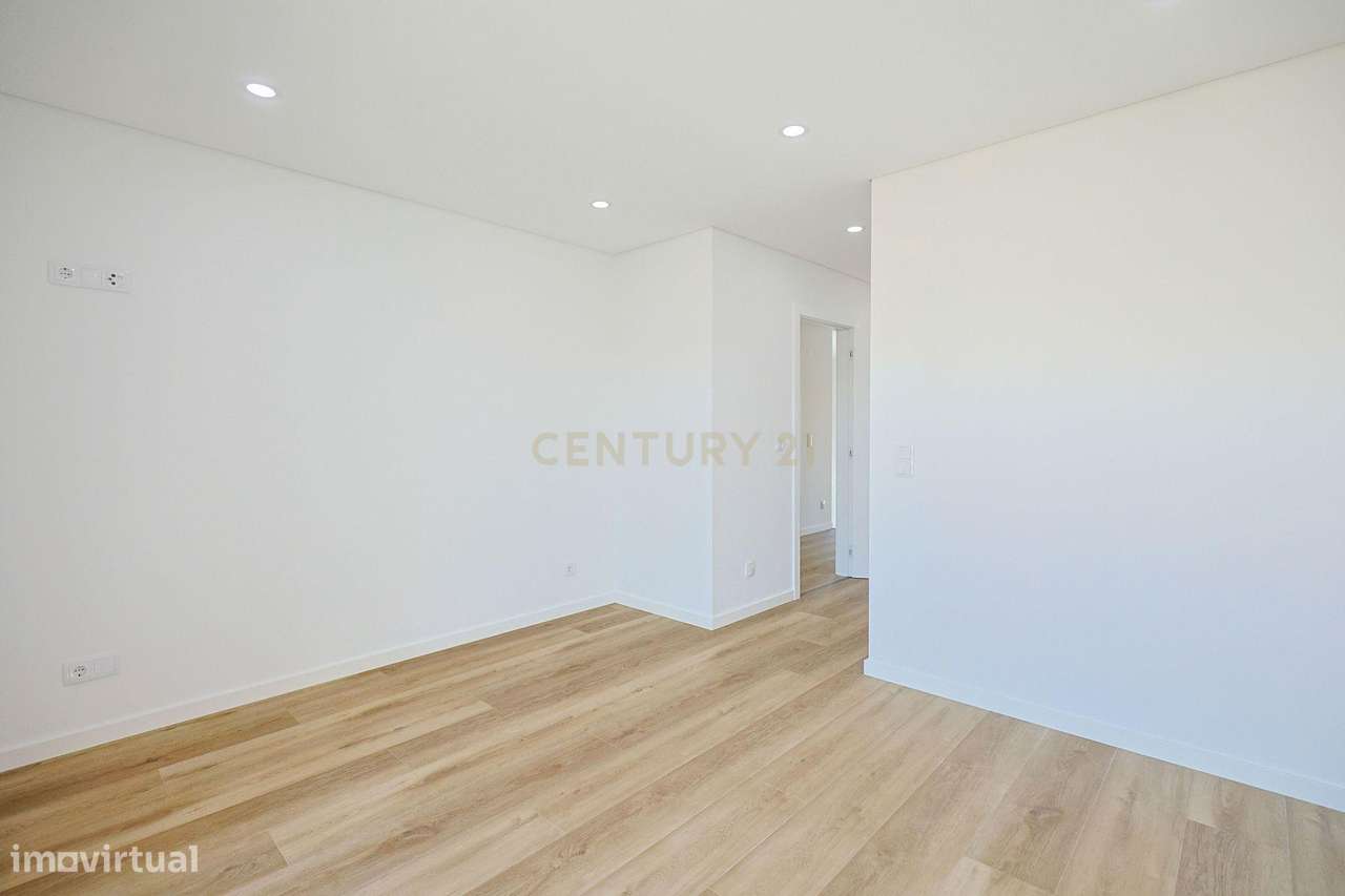 Moradia T4 em Charneca de Caparica, Almada-15