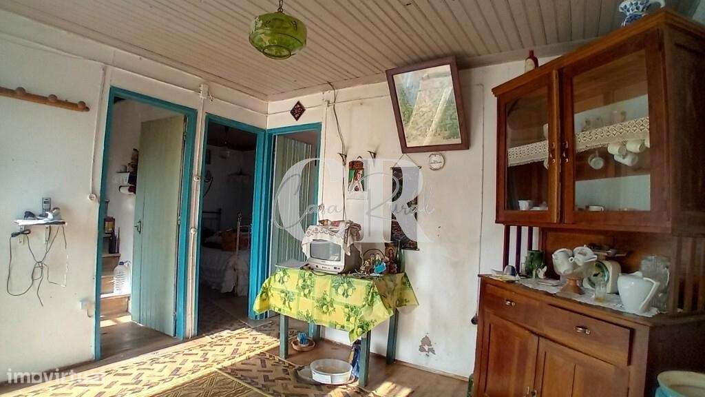 Moradia em pedra em Figueiró dos Vinhos com terreno e poço de água - Grande imagem: 3/40