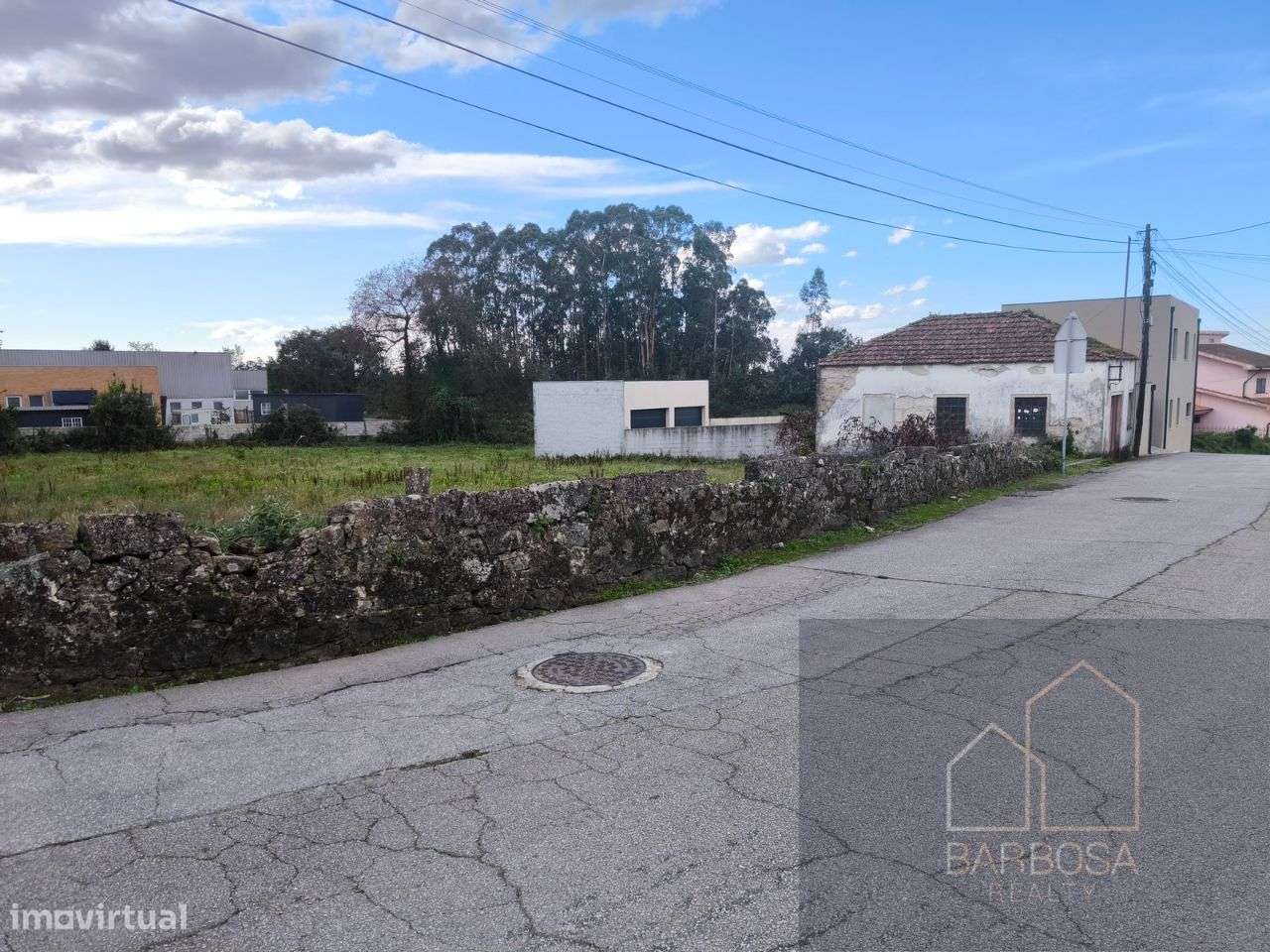 Terreno 771m2 p/ moradia 3 FRENTES térrea / dois pisos. Folgosa,Maia, - Grande imagem: 5/13