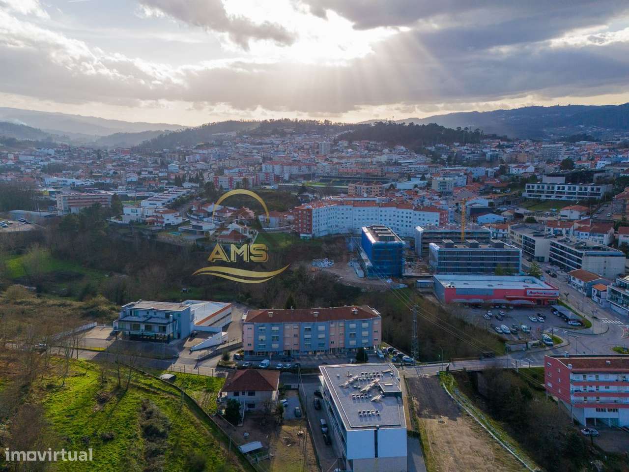 APARTAMENTO T3 COM TRÊS FRENTES E GARAGEM A 5 min a pé do Centro de-15