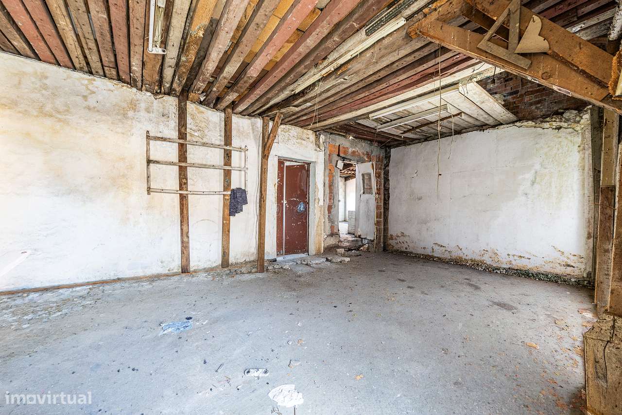 Ruina para Reconstrução Total - Excelente Oportunidade - Barcarena-1