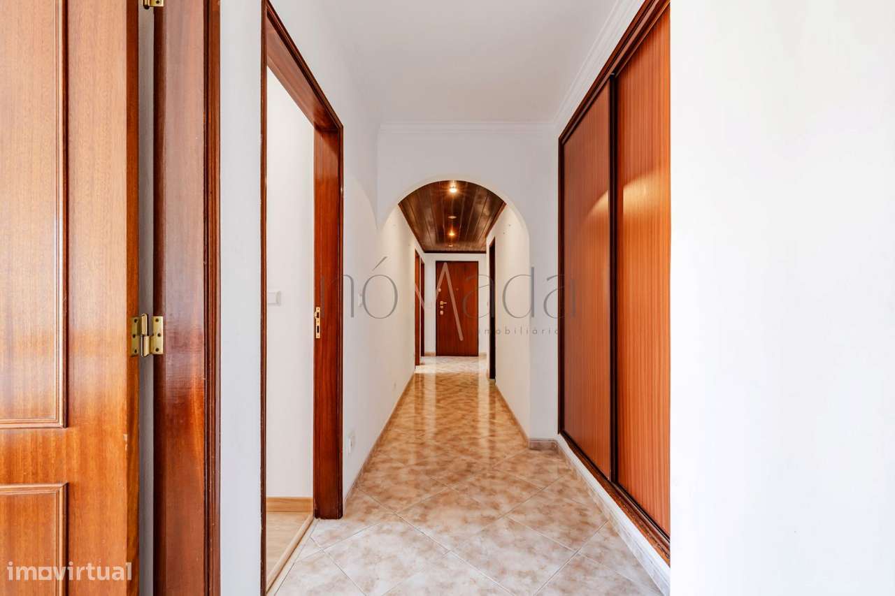 Espaçoso T2 para arrendamento - Grande imagem: 4/30