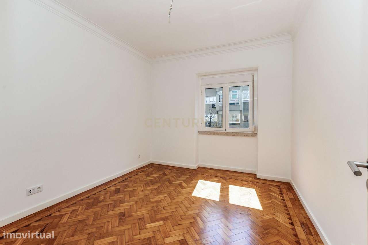 T2 RENOVADO, JUNTO À AV. DE ROMA - Grande imagem: 5/21