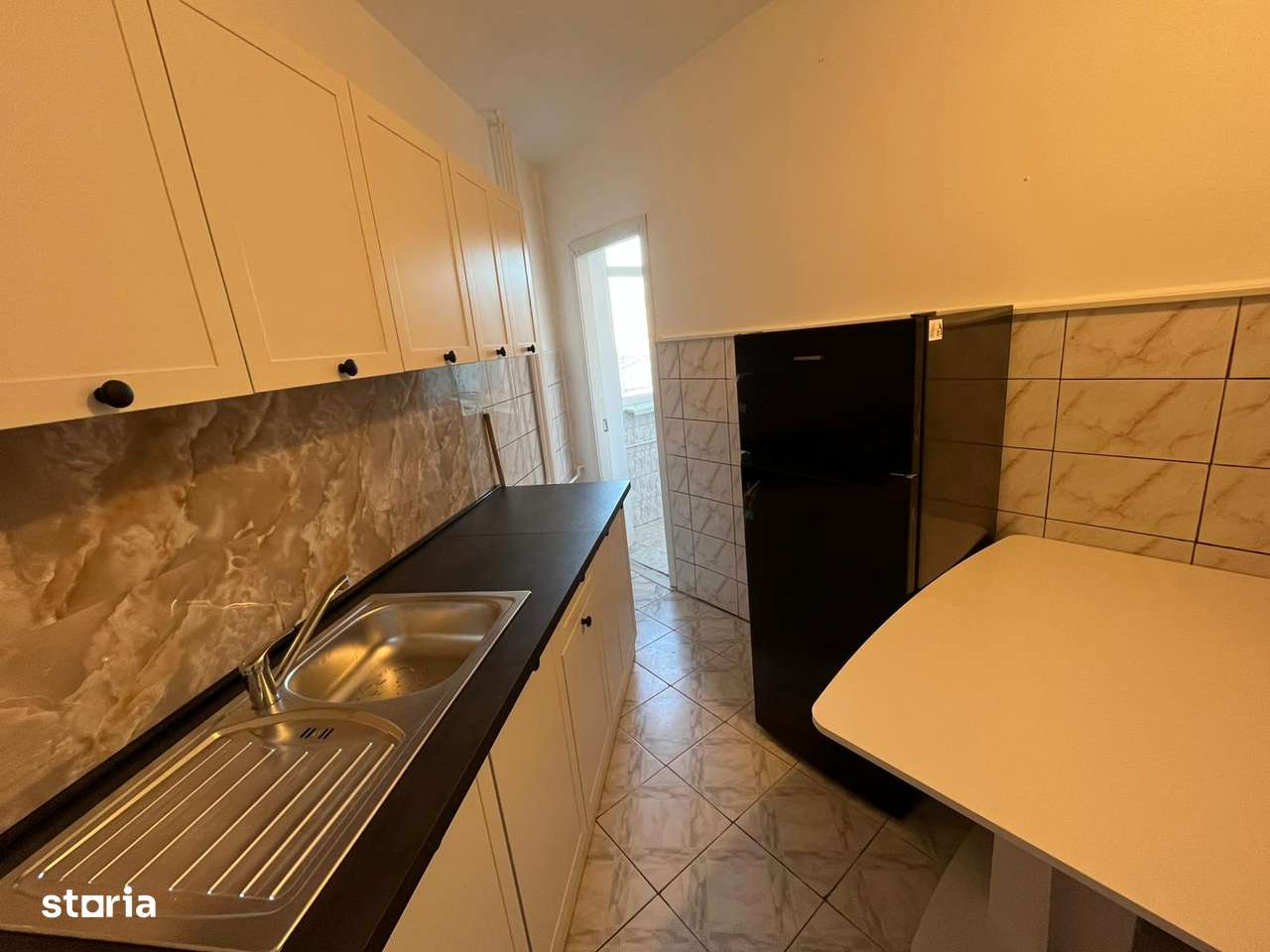 Garsoniera de Inchiriat  Zona Centrala - etaj 3/4 - 35 mp - Imagine principală: 4/11