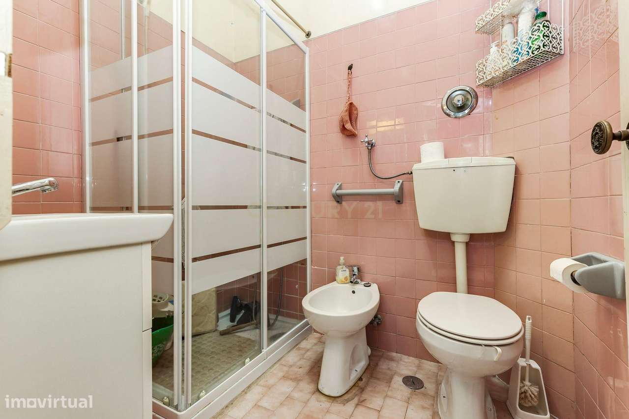 Prédio de Uso Misto no Centro Histórico de Odivelas – Habitação + Comé-9