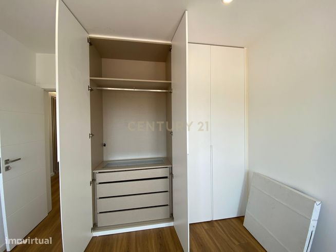 T2 com 90m² | Totalmente Remodelado com Acabamentos de Luxo – Sacavém-20