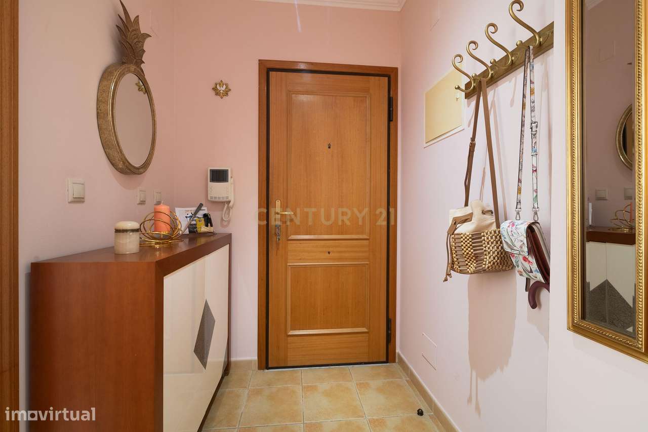 Apartamento T2 – Jardim da Radial, com 2 elevadores e arrecadação-16