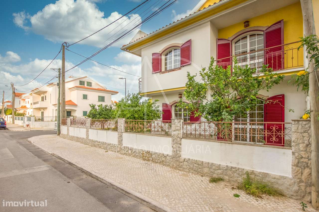 MORADIA T5+1 EM SANTO ANDRÉ, BARREIRO-38