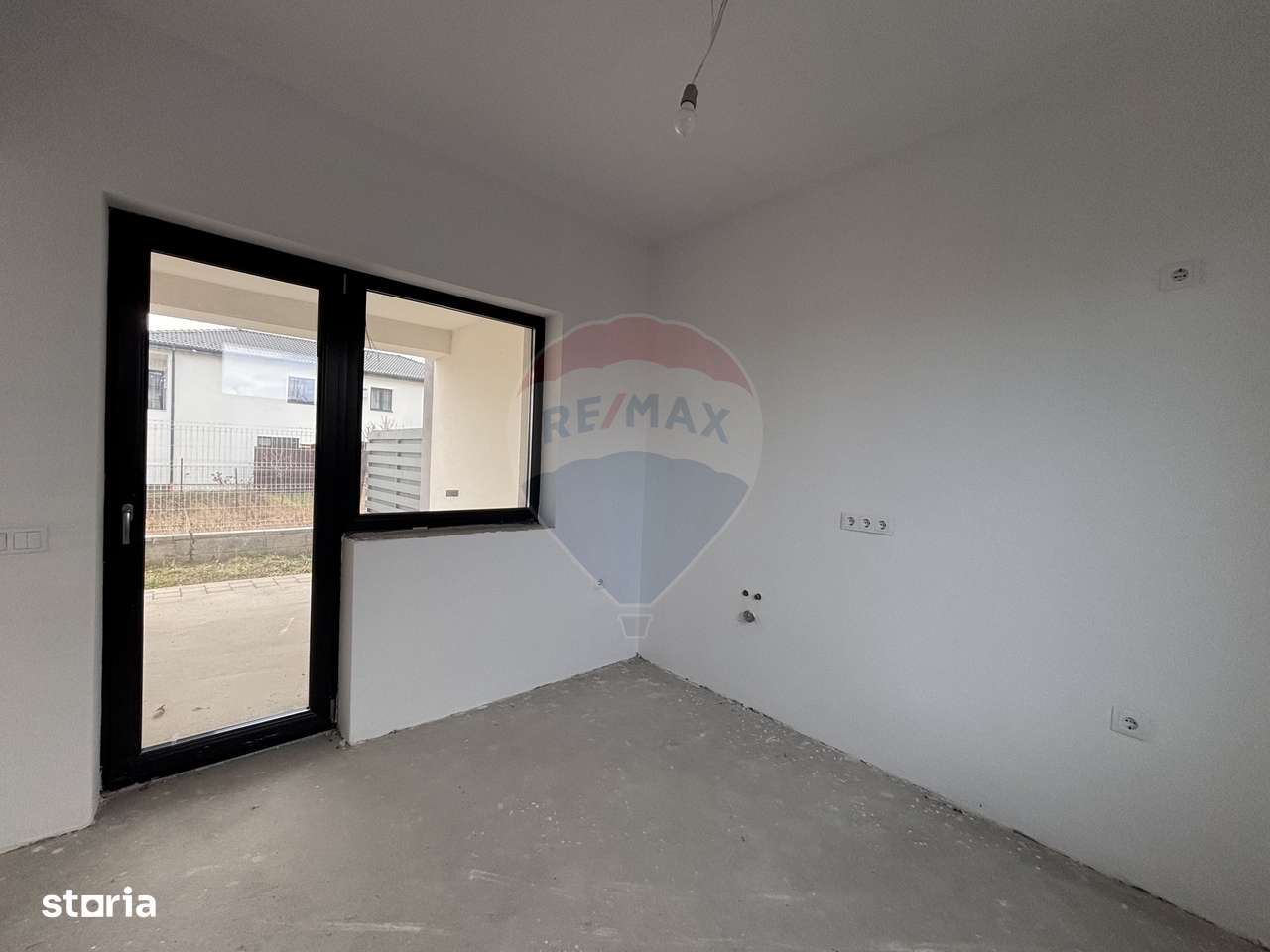 Casă / Vilă cu 4 camere de vânzare-3