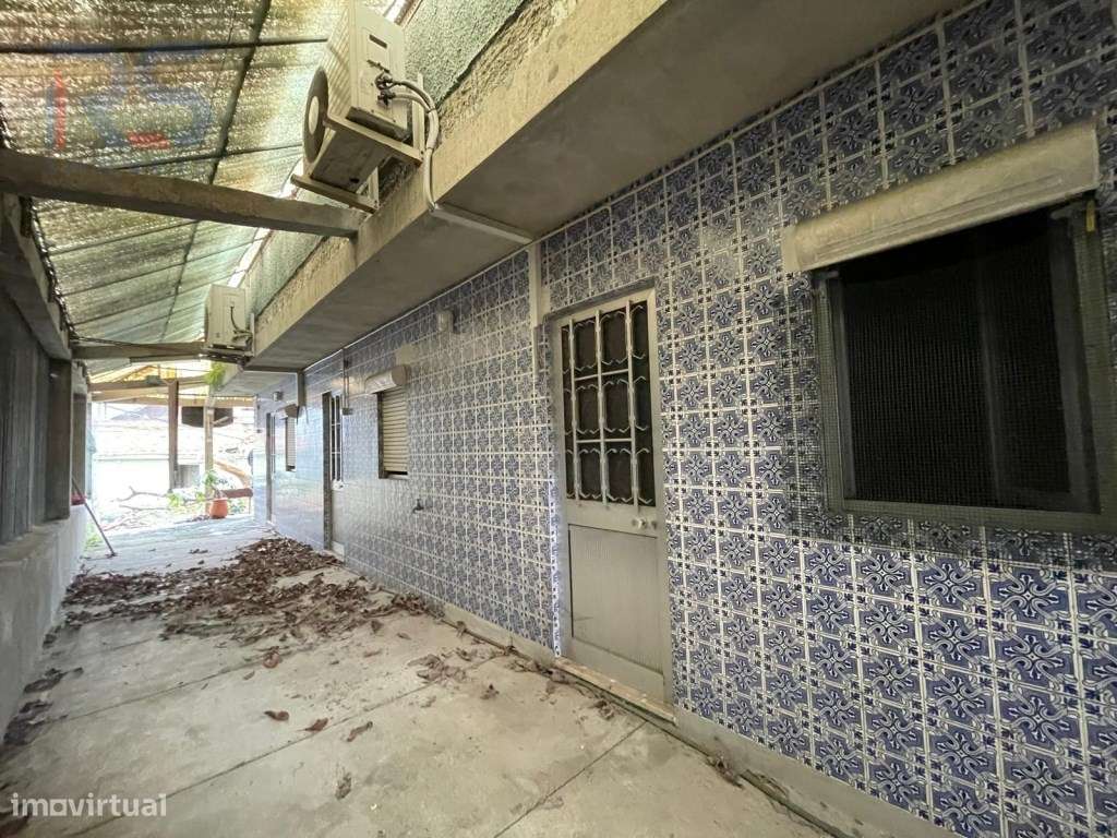 Moradia para recuperar ou demolir-16