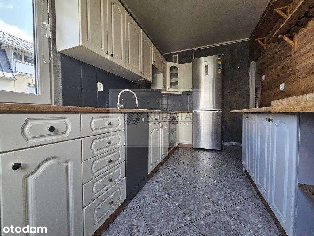 Pierwsze piętro 3 pokoje z balkonem-4