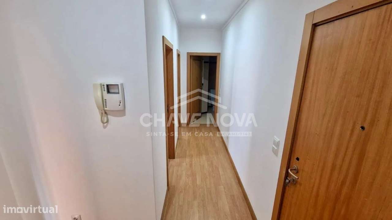 Apartamento T2 | Vila Nova de Gaia | Lugar de Garagem e Varanda-8