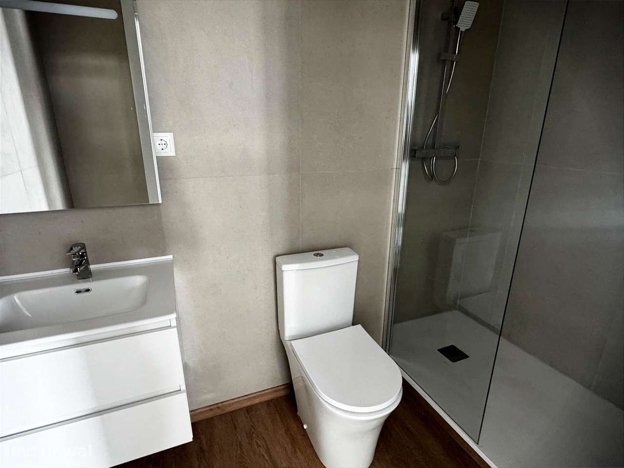 Apartamento T2 Centro Parede.-4