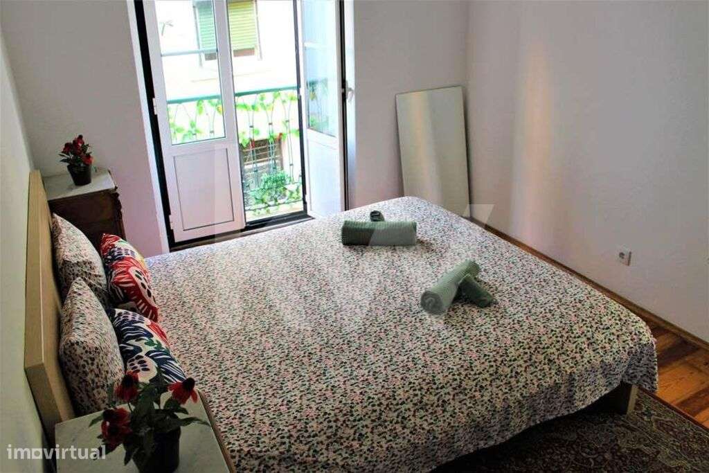 PRÉDIO TOTALMENTE REMODELADO E EQUIPADO COM 5 FRACÇÕES - ÓPTIMA OPORTU - Grande imagem: 5/45