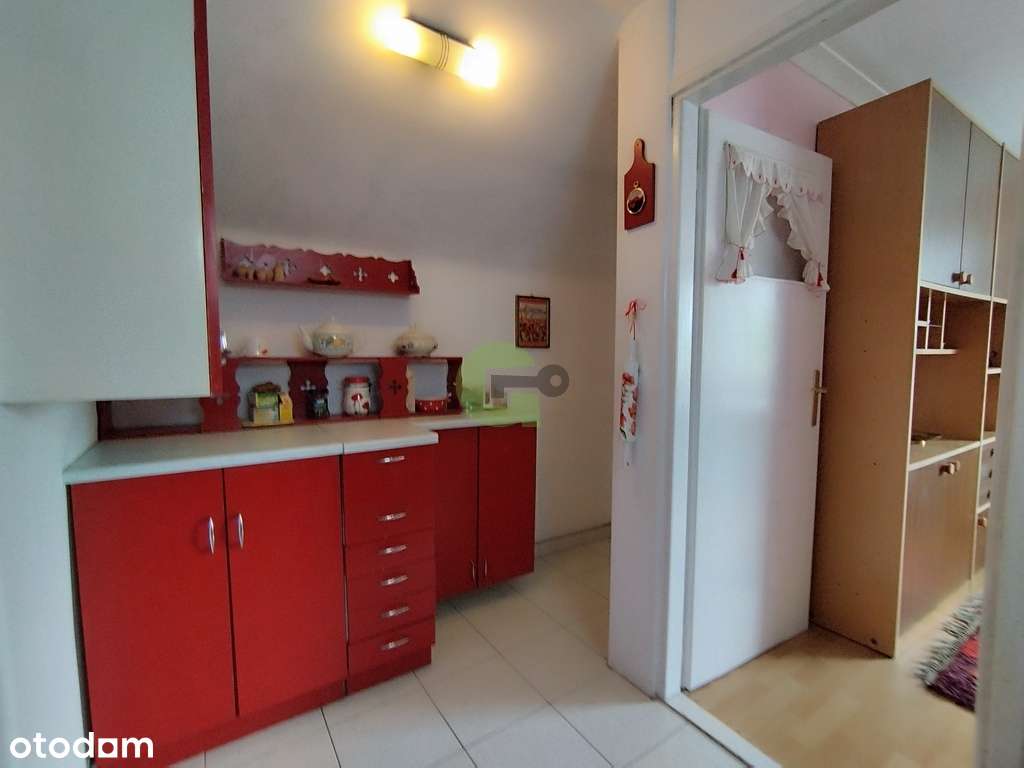 Dom w Kłomnicach z dużym potencjałem!-19