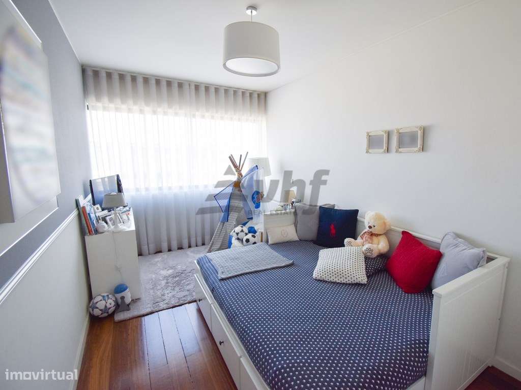 Apartamento T5 localizado no condomínio Jardim das Camélias - Gaia/...-12