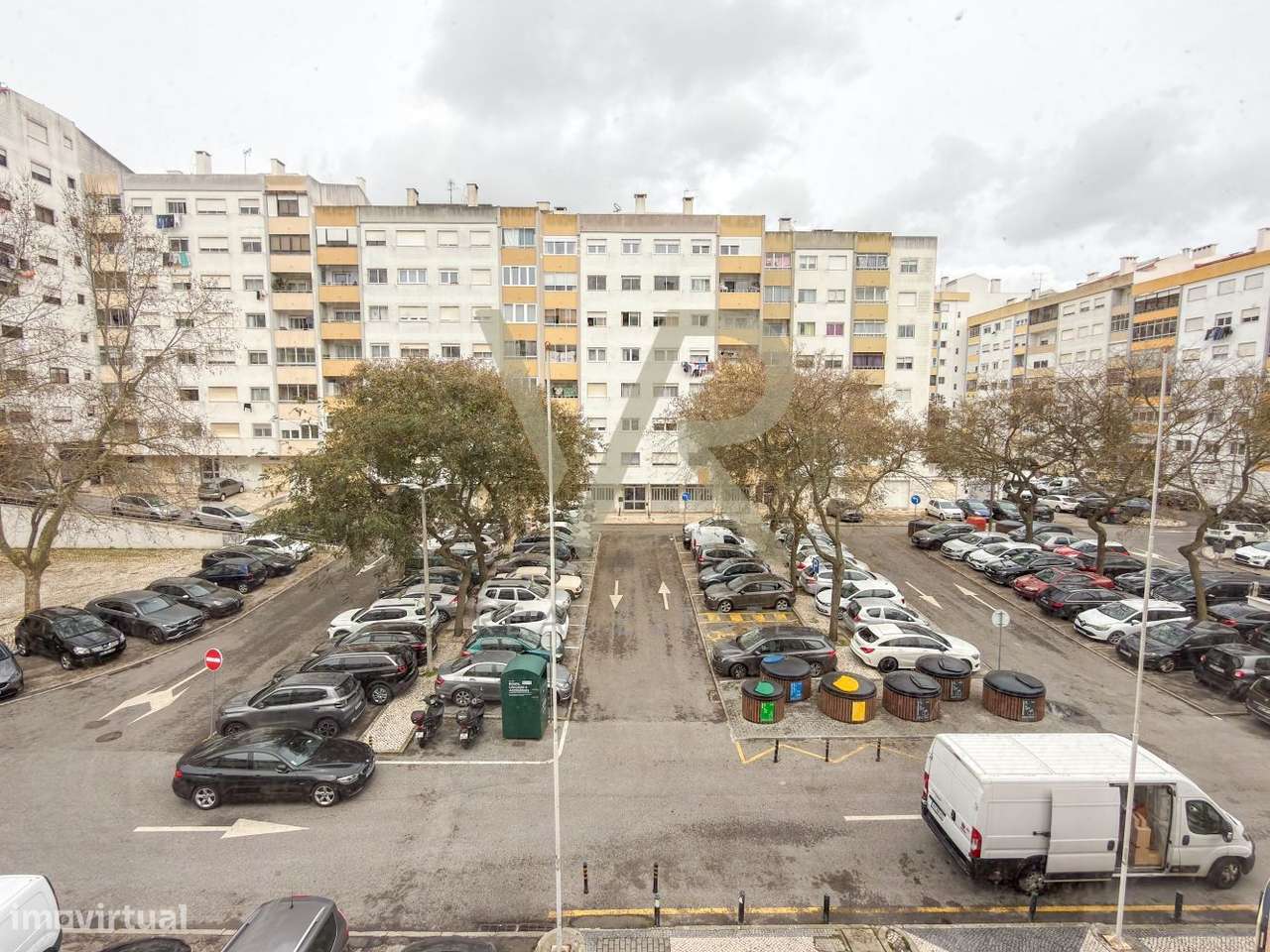 Oportunidade em Massamá: T3 Luminoso a 3 Minutos da Estação-25