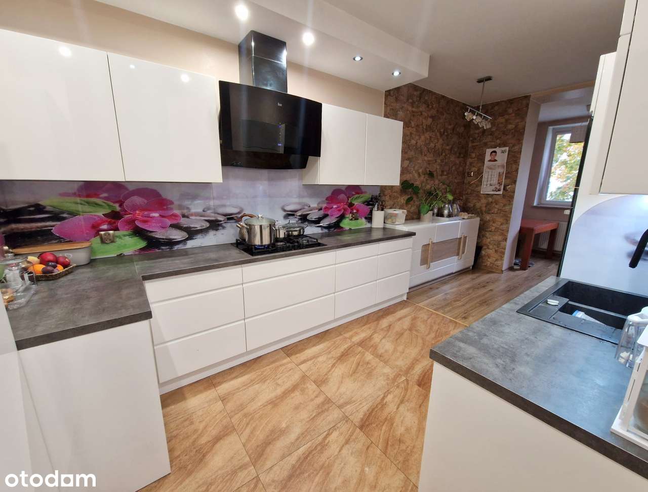 Komfortowe mieszk. 5 pokojowe idealne dla  rodziny, ogród !!!!-0