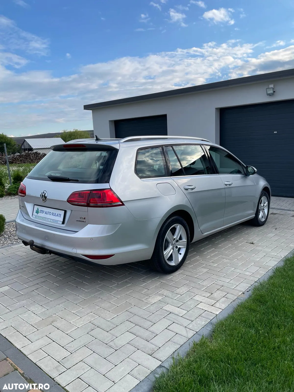 Volkswagen Golf Variant 1.6 TDI DPF Highline - 9