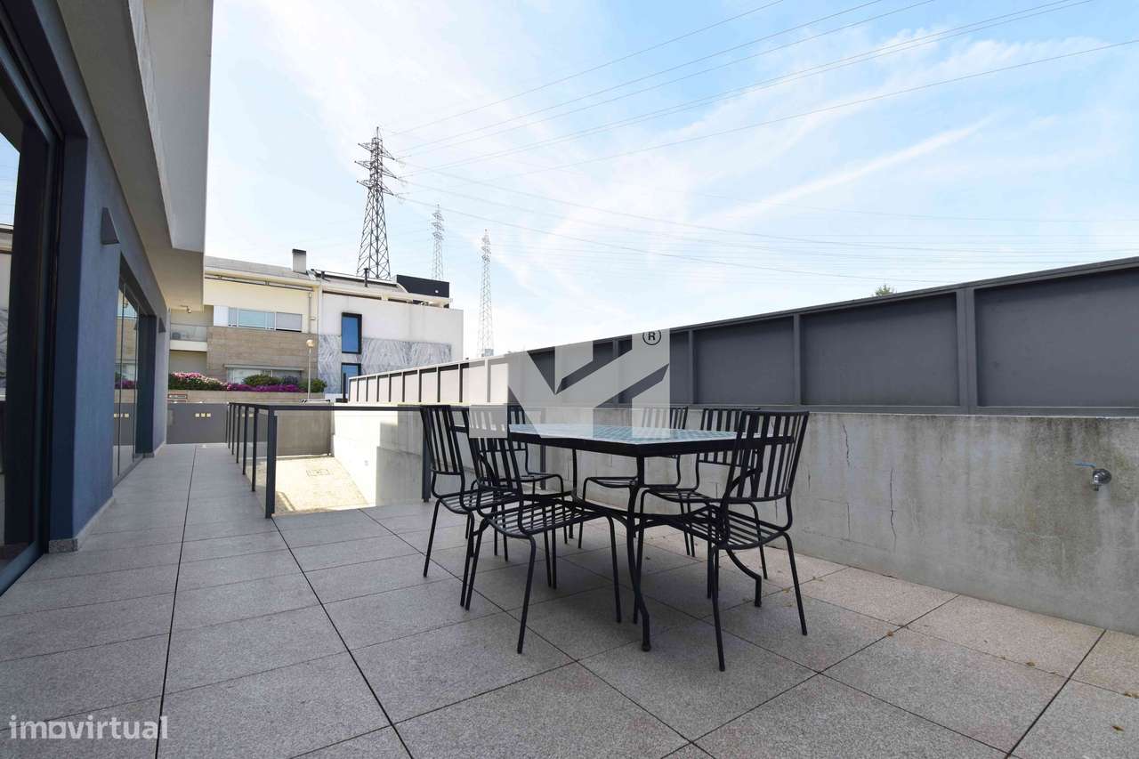 Moradia T4 | 4 Suites | Jardim | Centro | Maia-12