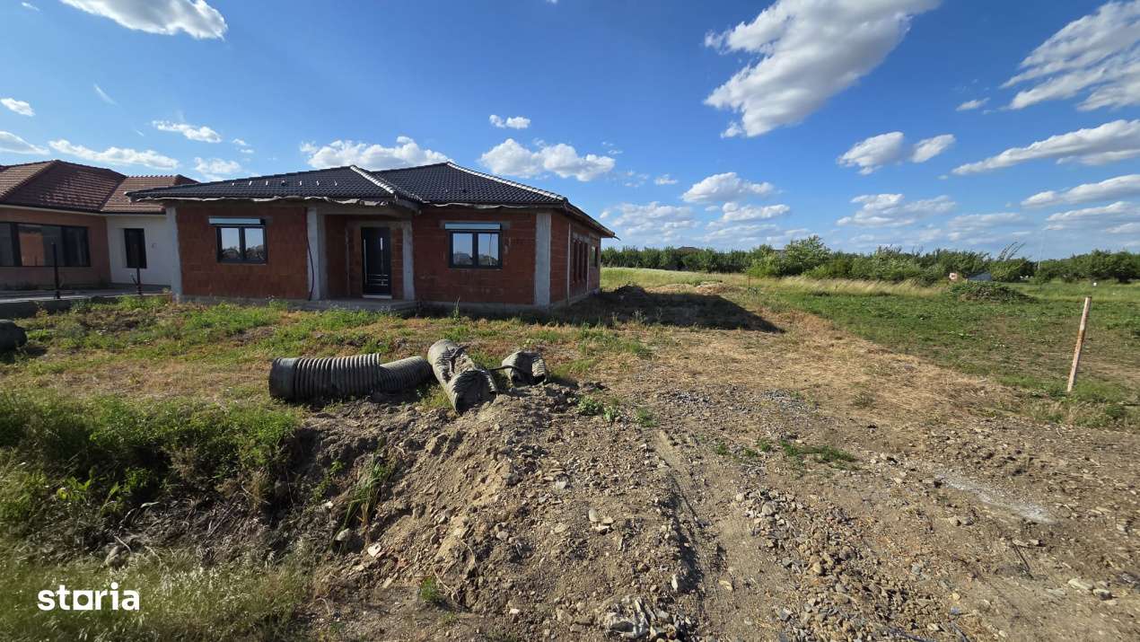 Casa in rosu – Paulesti, str. Andrei Muresanu - Imagine principală: 5/19