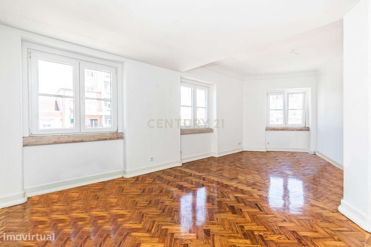 T3 renovado na Avenida de Roma com elevador - Grande imagem: 2/21