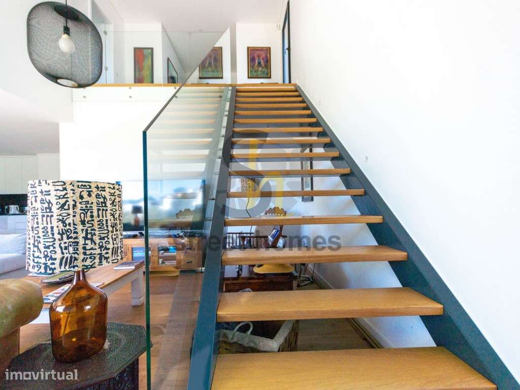 Exclusividade e Design: Moradia Contemporânea com Piscina no Coraçã...-17