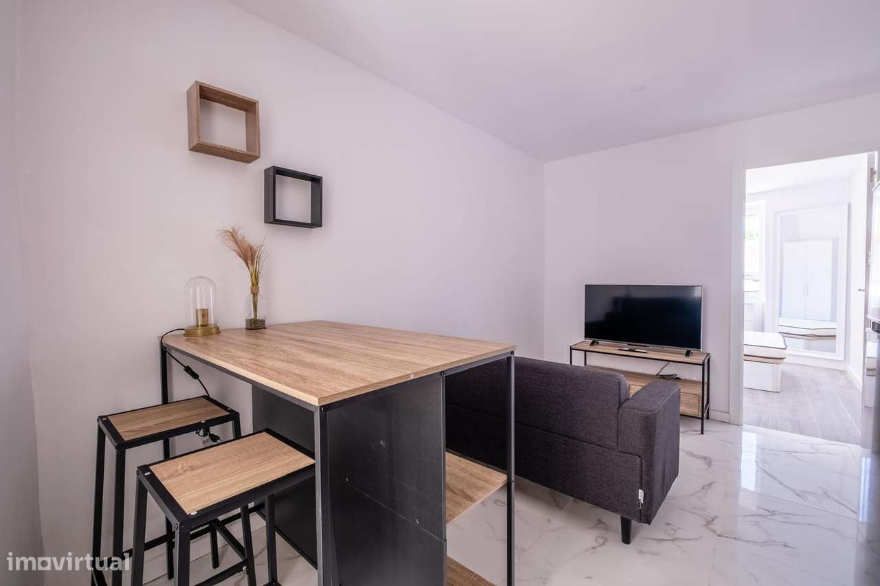 Moradia C/ 3 Apartamentos - Grande imagem: 2/6