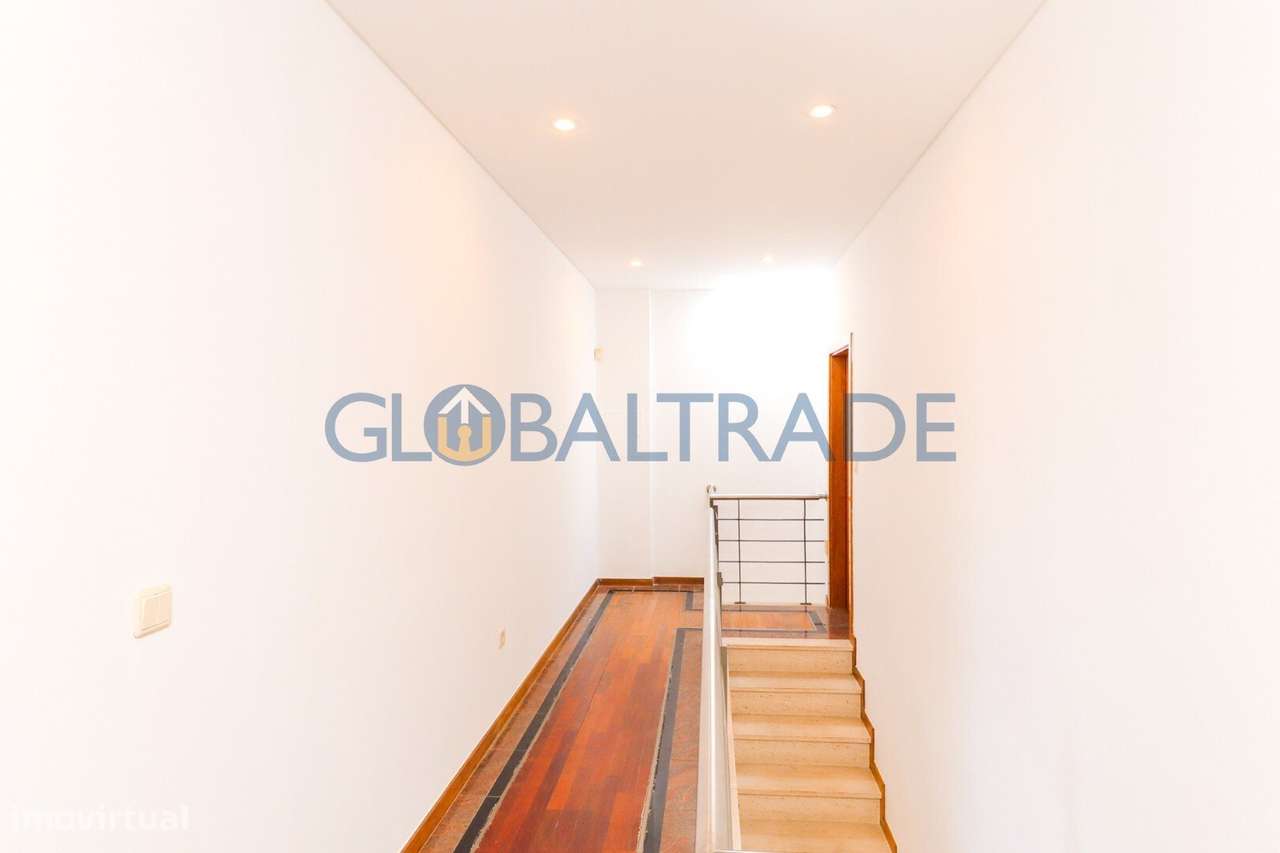 Moradia T3 com Terraço em Valbom-37