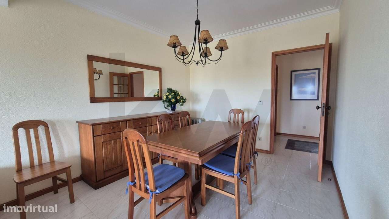 Exclusivo T3 em Mindelo mobilado: Vista Mar, Condomínio Fechado e Pisc - Grande imagem: 5/19