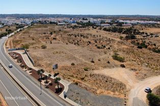 Terreno no centro de Lagoa (Algarve) com viabilidade de construção - Grande imagem: 2/25