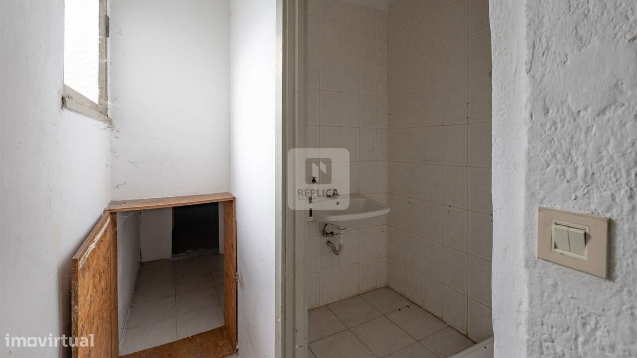 Prédio para Remodelar no Centro do Porto - Grande imagem: 5/17