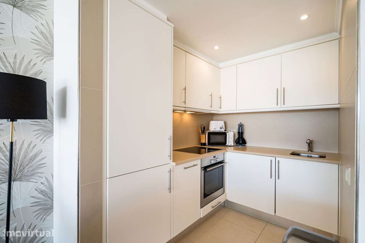 Apartamento T1 com vista mar a 600m da praia-8