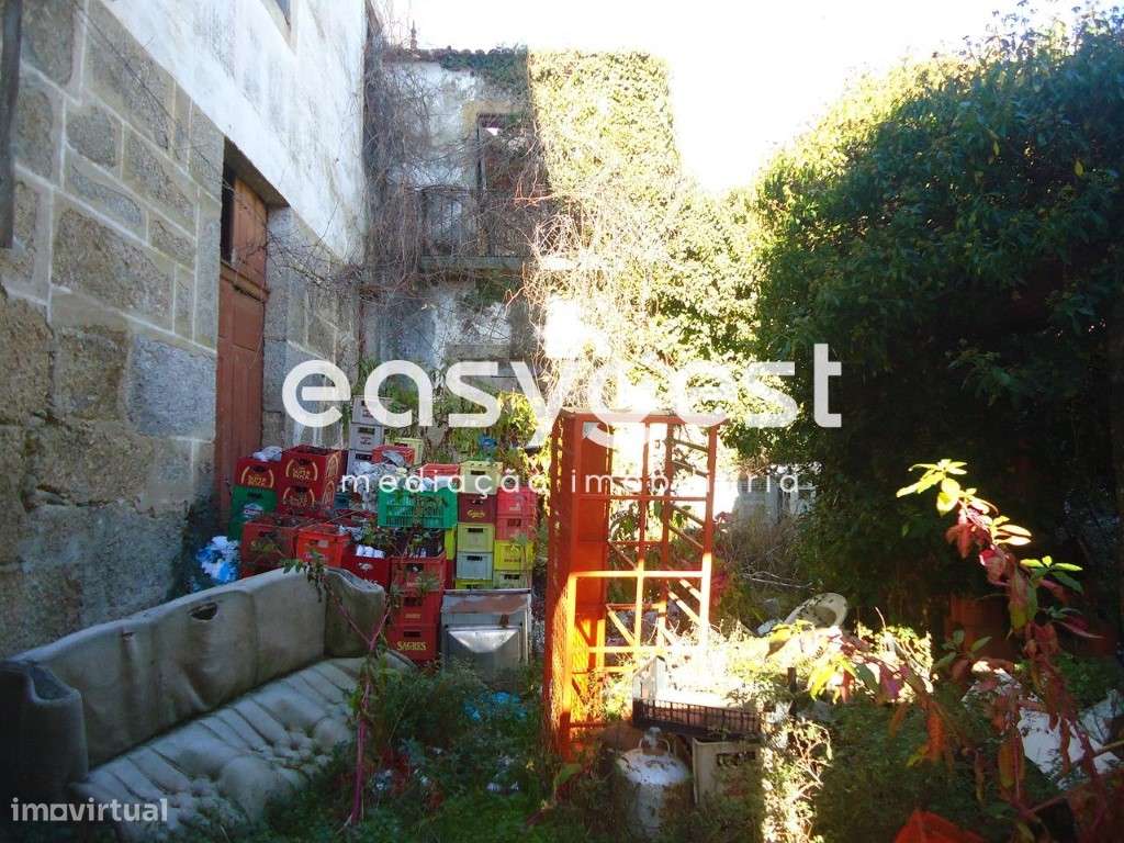 Moradia T5 em pedra de traços históricos na vila do Teixoso - Grande imagem: 5/22