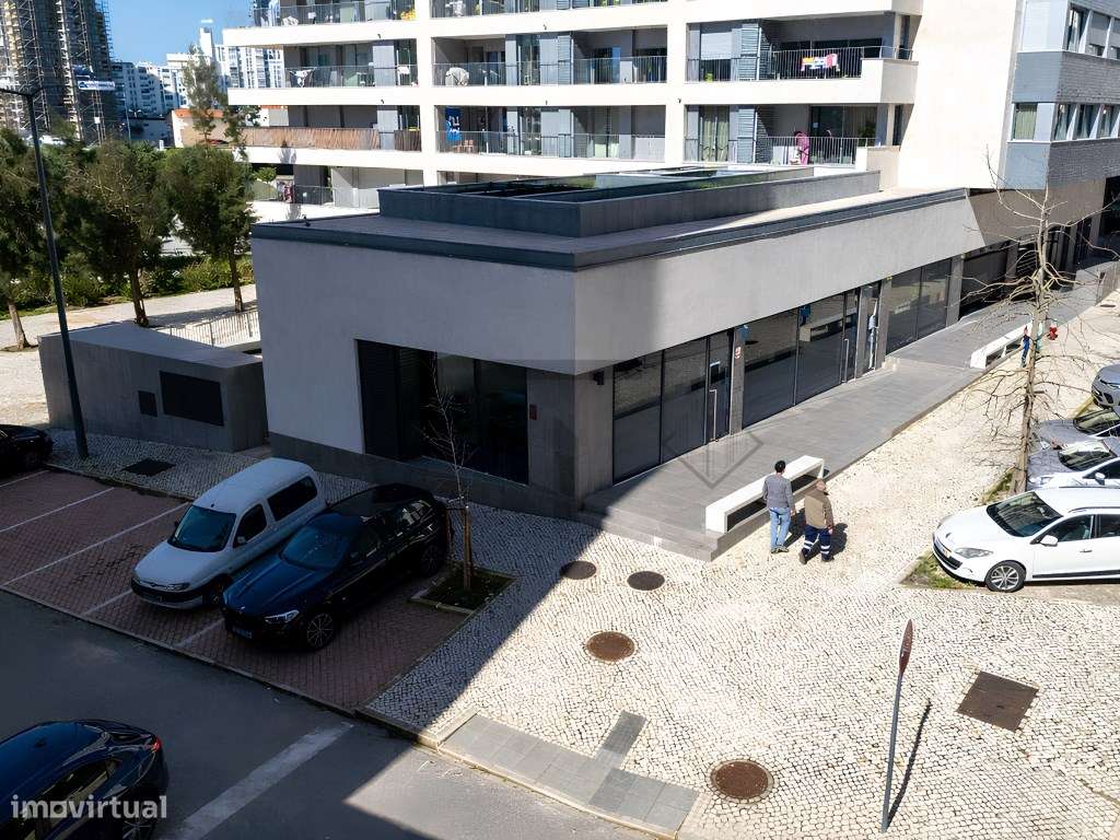 Fantástica Loja Com Rendimento Garantido na Avenida David Mourão Fe... - Grande imagem: 4/13