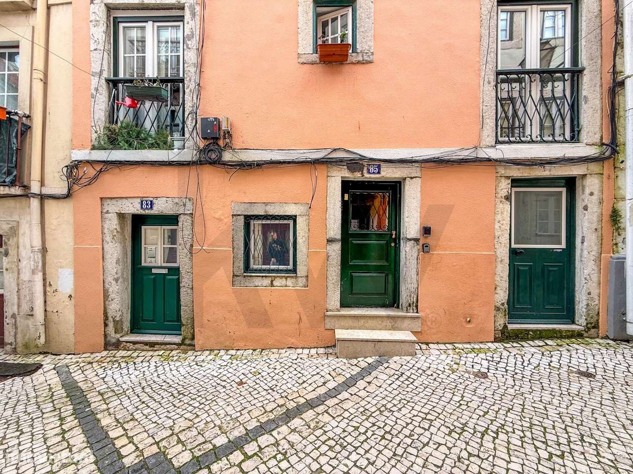 T0 remodelado na Madragoa - Estrela - Grande imagem: 2/13