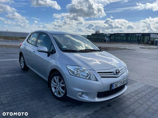 Toyota Auris 1.6 Premium - 5