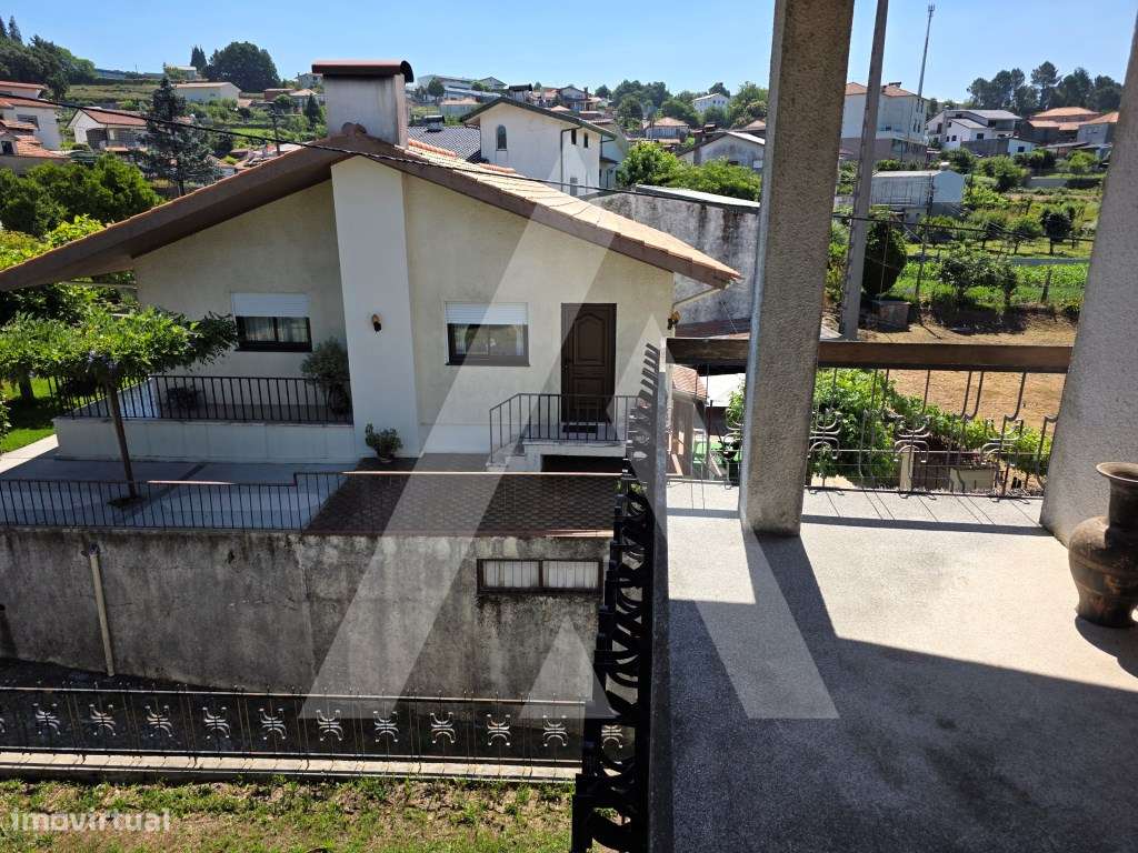Excelente Moradia T4 em Carregosa, Oliveira de Azeméis-5