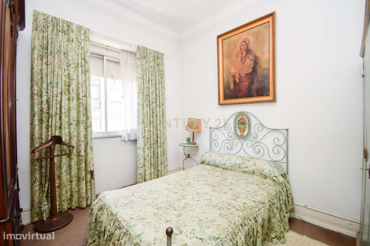 Apartamento T3 com Elevador, no Areeiro | Av. Roma| Campo Pequeno - Li-6