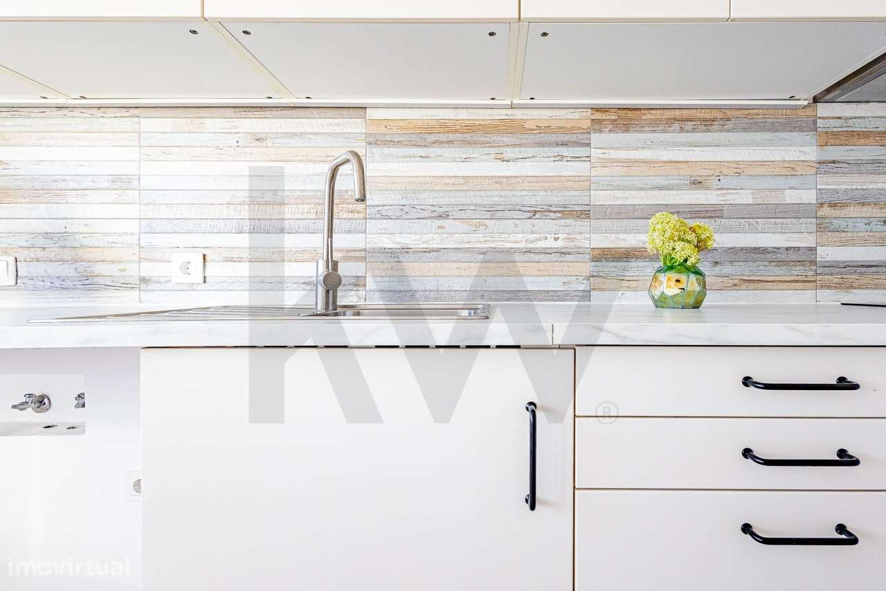 Apartamento T3 Totalmente Remodelado em Vale Flores de Cima-1